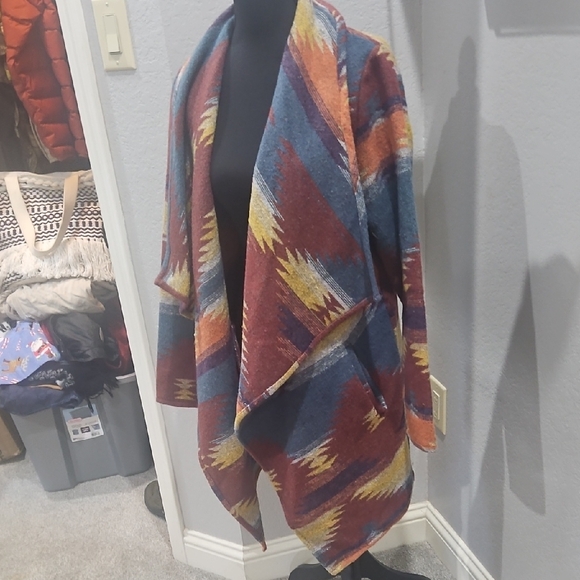 Colorful Geometric Patterned Coat - Picture 6 of 7